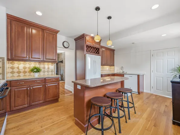 (undisclosed Address), Holbrook, MA 02343