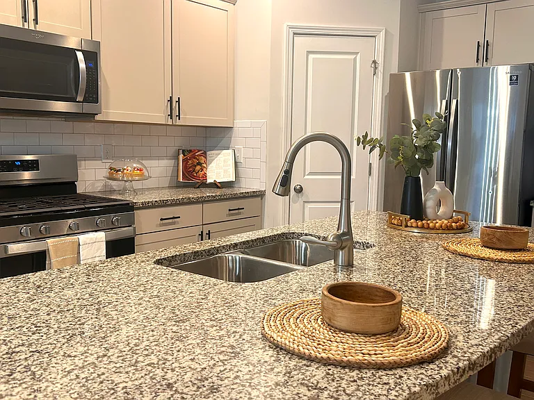 828 Royal Red Ct — Photo 11