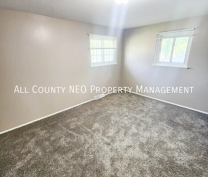 5727 Carolyn Dr — Photo 13