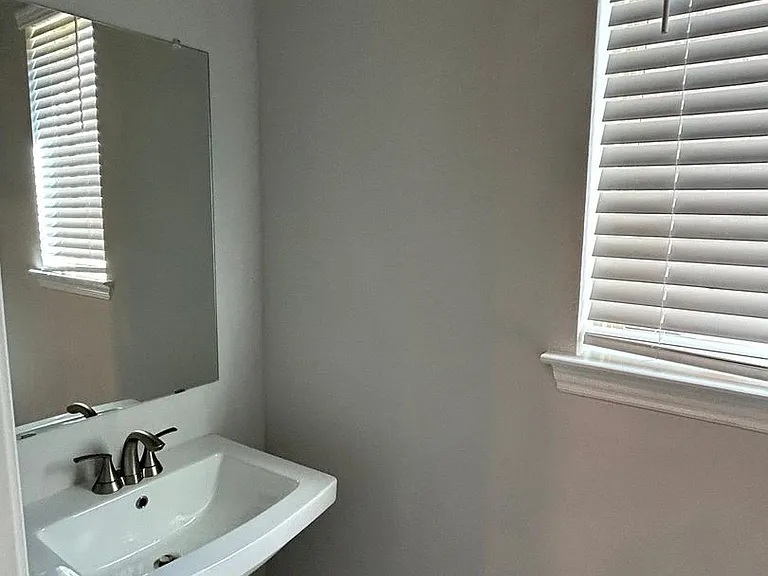 9008 Guadalupe St — Photo 20