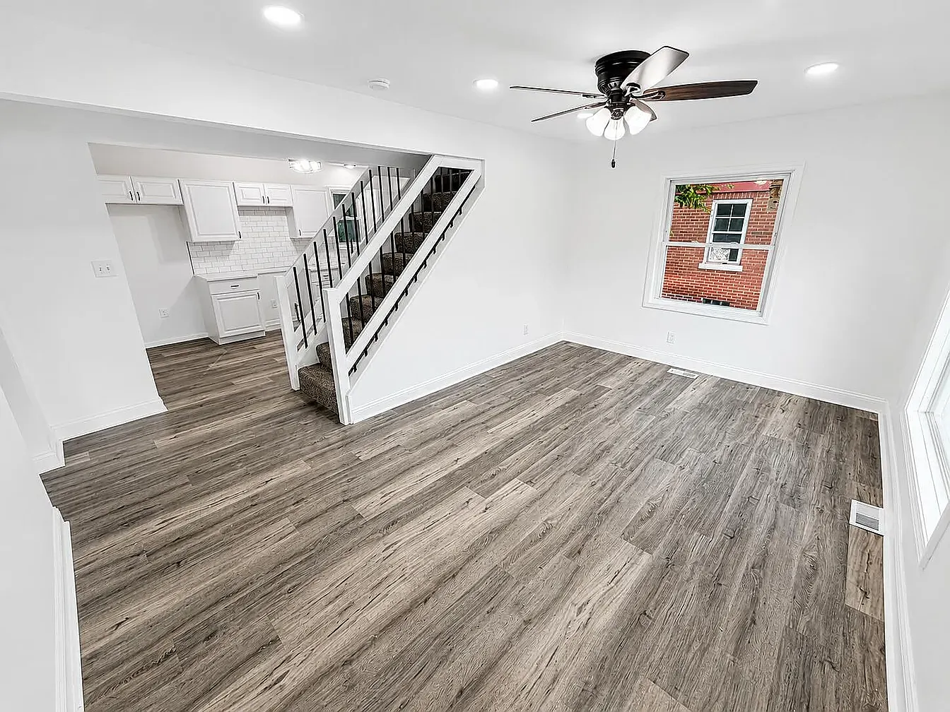 3 bed, 2232 sqft, $2,500 — Photo 3