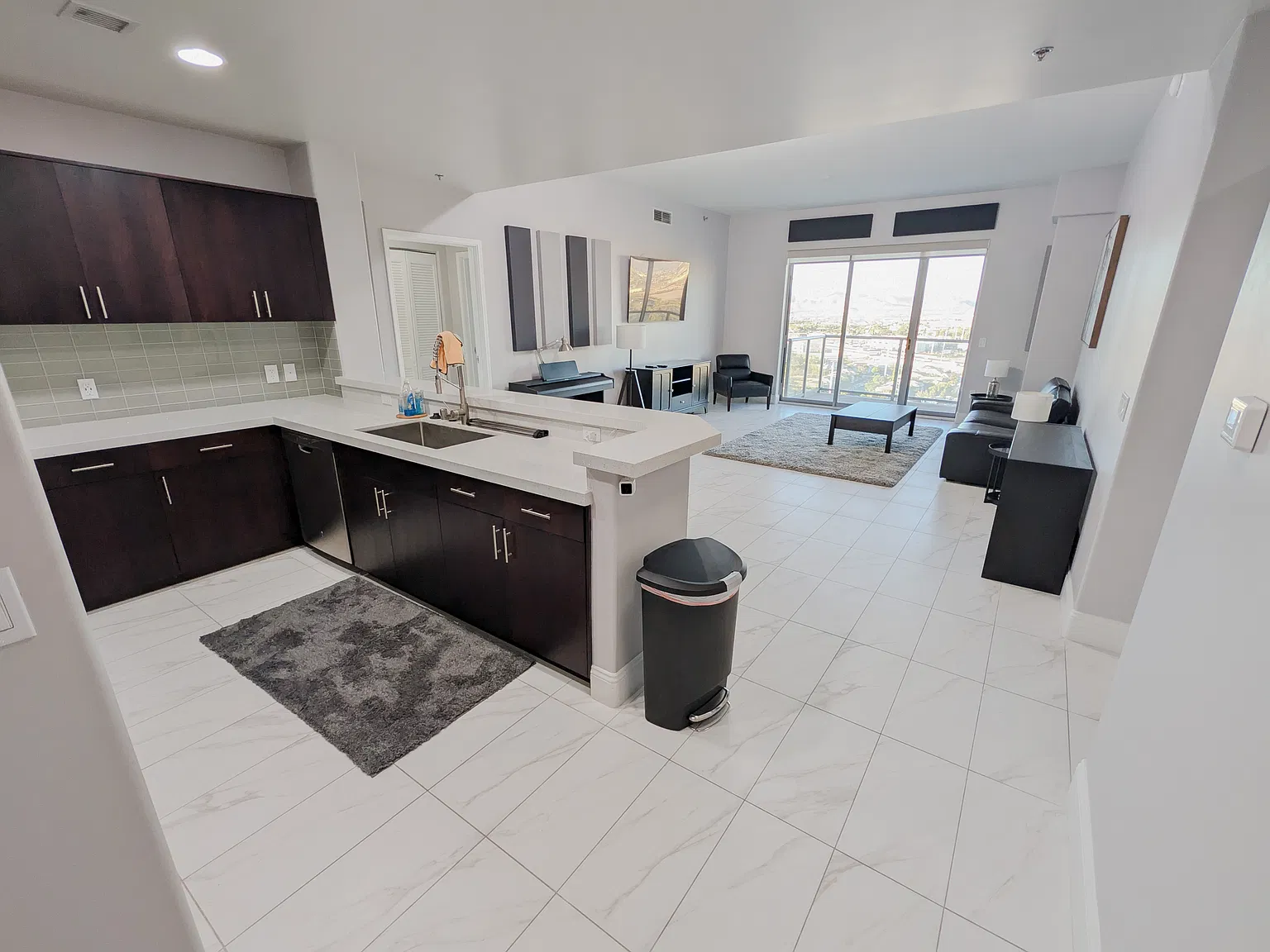 2 bed, 1368 sqft, $2,850 — Photo 2