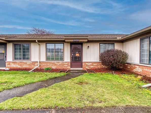 32705 Sunrise Dr, Warren, MI 48093