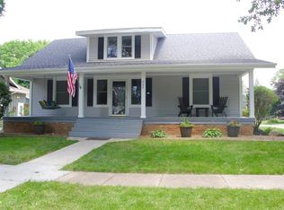 702 S 6th Ave W, Newton, IA 50208
