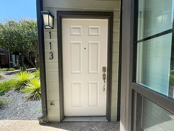 2nd image of 3904 Rawlins St APT 113