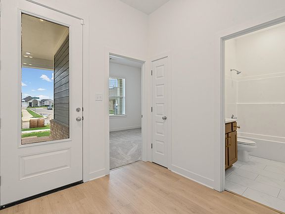 3rd image of 9934 Delphinium Dr N