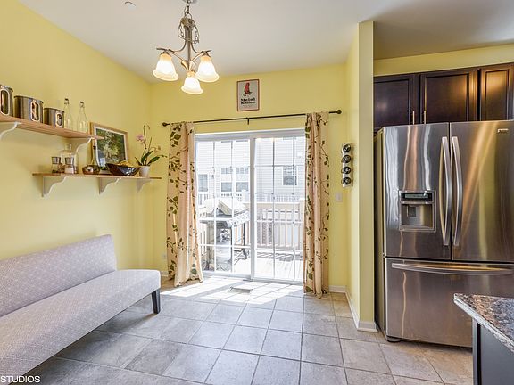 5th image of 1267 Evergreen Ave
