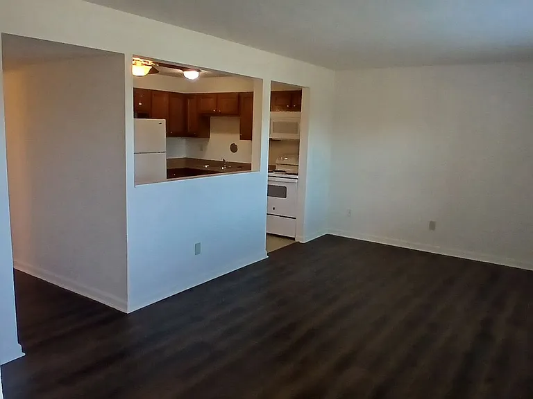 Butler Hill Apartments — Photo 23