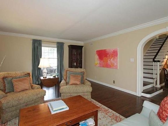 4th image of 6841 N Barnett Ln