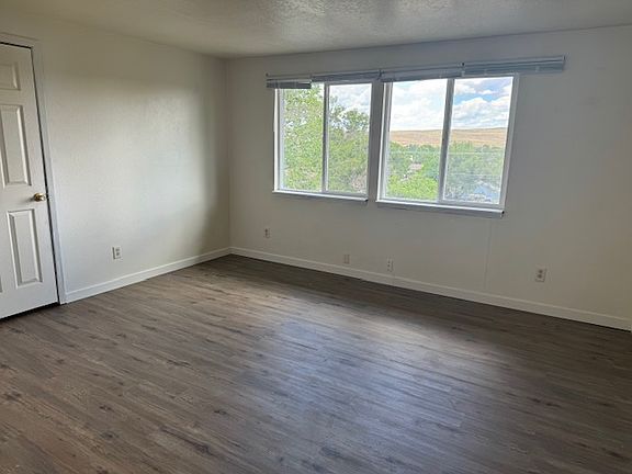 2nd image of 613 Dorsey Ave #4
