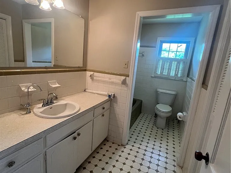 368 Rock Hill Rd — Photo 21