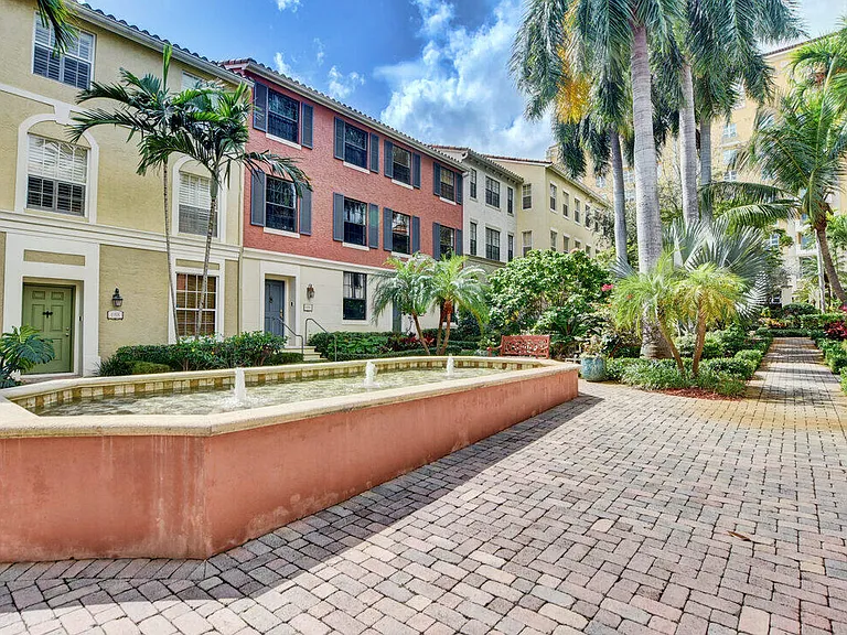 580 Sapodilla Ave #105 — Photo 21