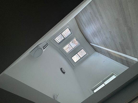3rd image of 1112 Collings Ave #B