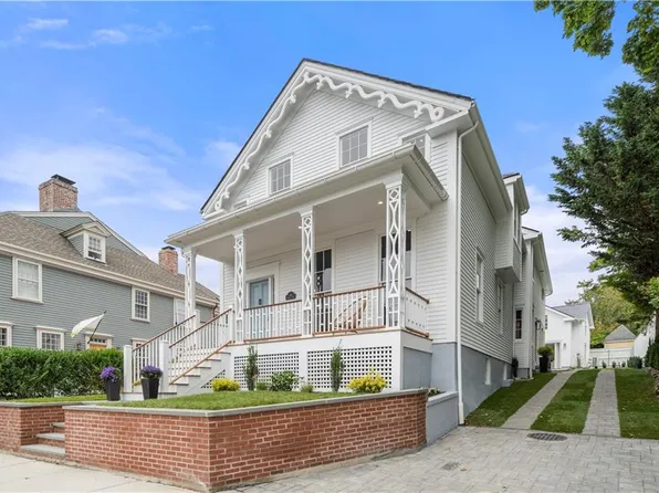 84 Division St, Newport, RI 02840