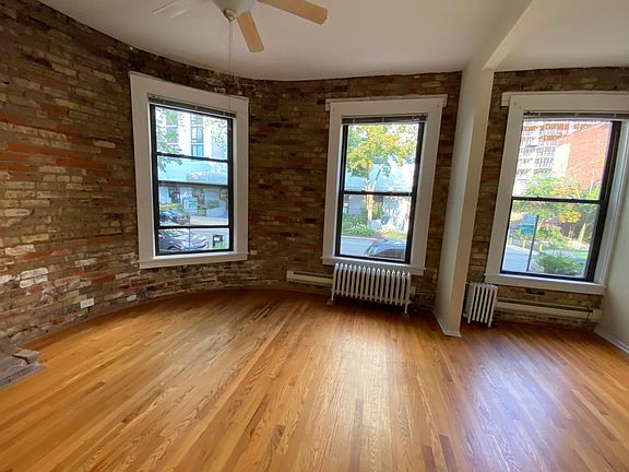 3rd image of 1218 N Dearborn St #1