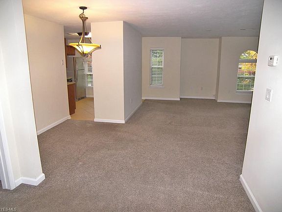 4th image of 240 Fox Hollow Dr APT 104