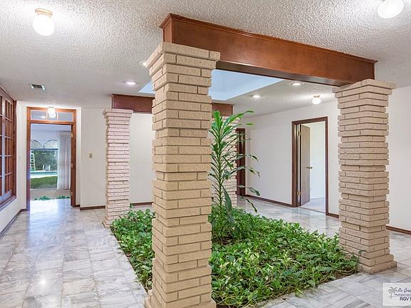 4th image of 277 Creekbend Dr