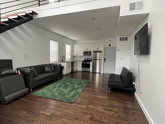 3rd image of 113 South St #2R