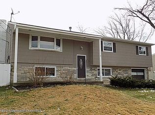 31 Bartine St, Toms River, NJ