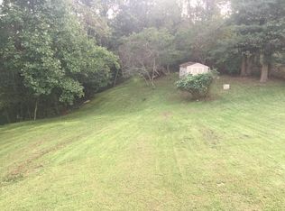 1862 Twin Bridge Rd, Little Hocking, OH 45742