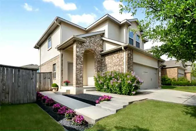3 bed, 2.5 bath, 1638 sqft, $840 — Photo 1