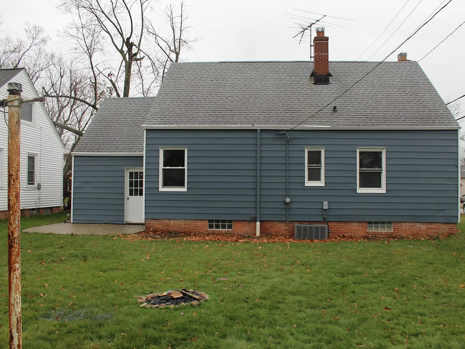 4 bed, 1597 sqft, $1,950 — Photo 2