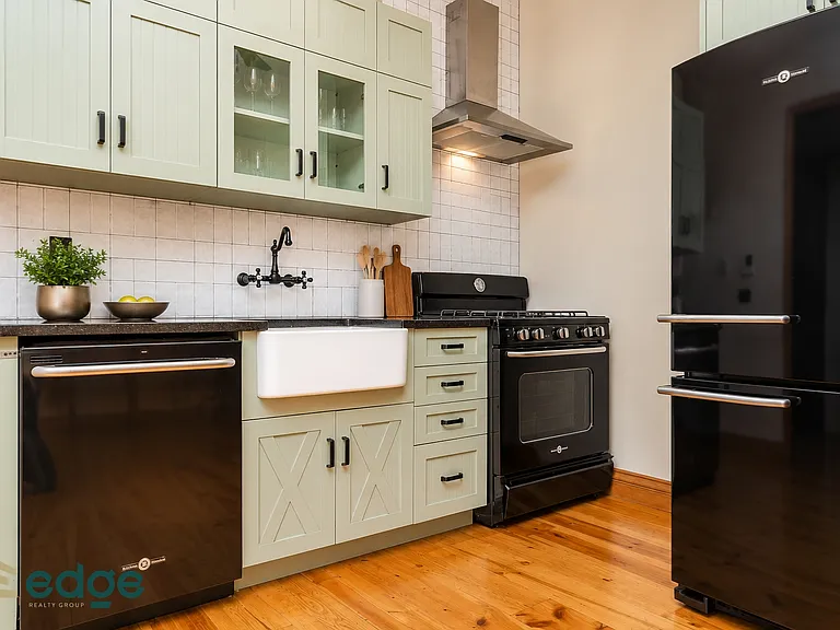 252 Grand St #3F — Photo 3
