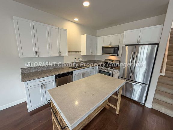 5th image of 941 Humbert Ave
