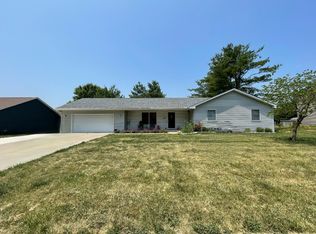 403 Tamula Dr, Mahomet, IL 61853