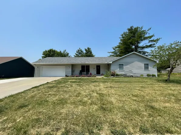 403 Tamula Dr, Mahomet, IL 61853