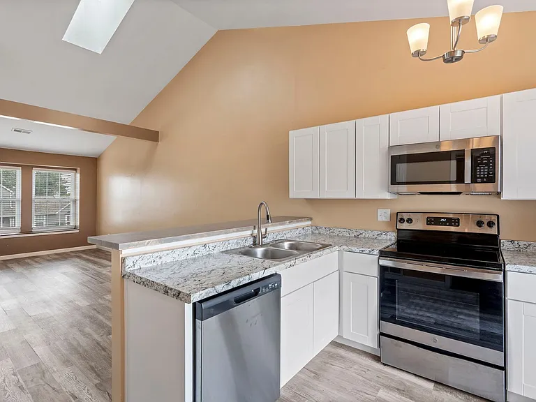16934 E Whitaker Dr #F — Photo 14