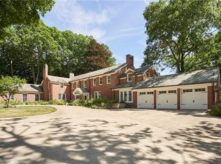 3700 Hughstowne Dr, Akron, OH 44333