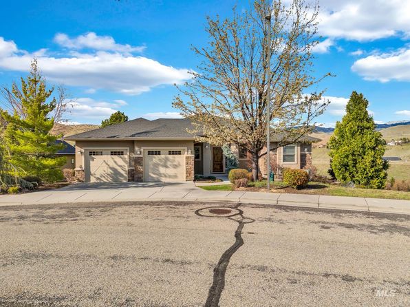 2272 W Winter Camp Dr, Boise, ID 83703
