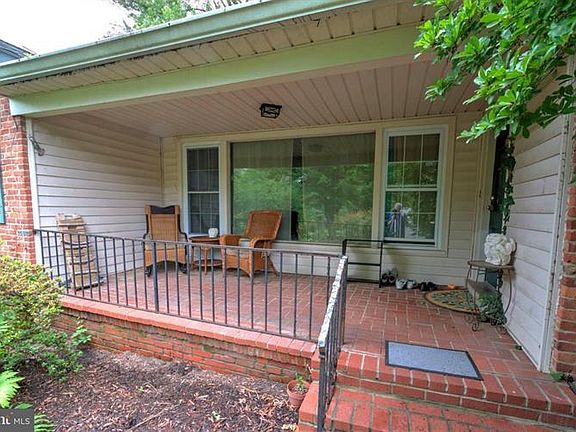 3rd image of 3000 Cedar Ln