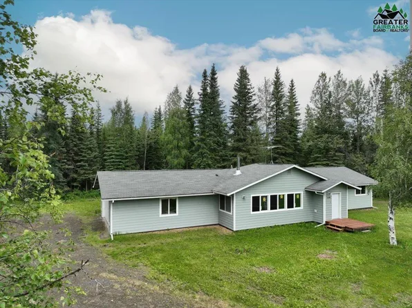 1254 Loon Ln, North Pole, AK 99705