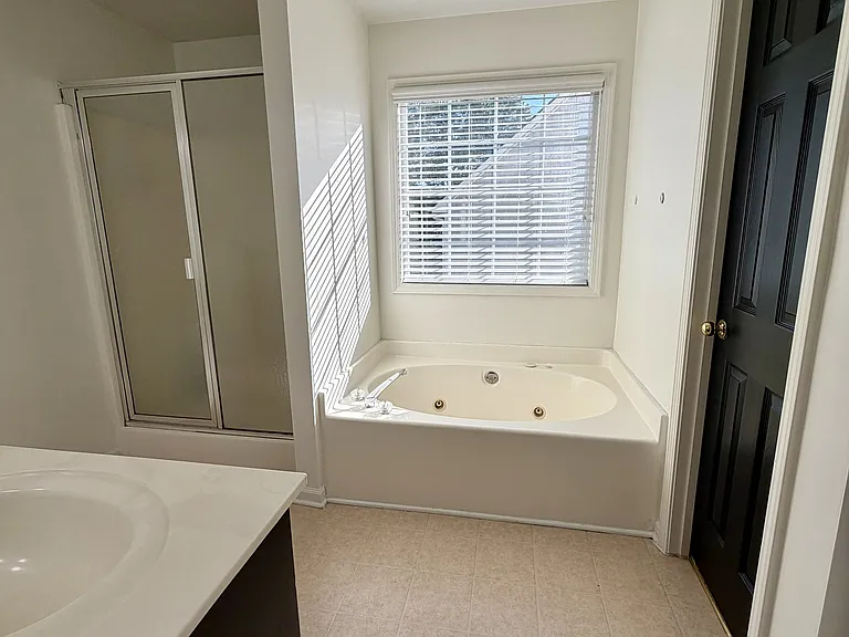 1050 Chapel Hill Dr — Photo 20