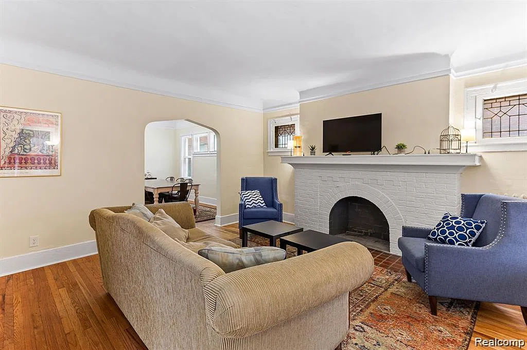 3 bed, 1408 sqft, $1,500 — Photo 2