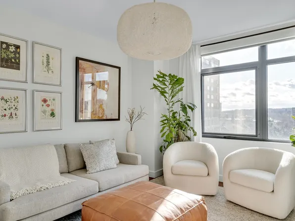 80 Fenwood Rd Unit 806, Boston, MA 02115