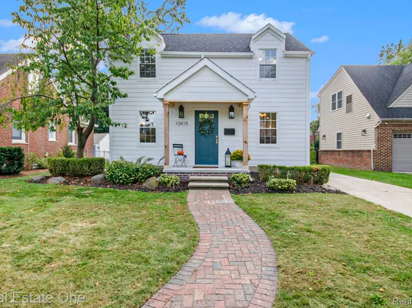 10415 Borgman Ave, Huntington Woods, MI 48070