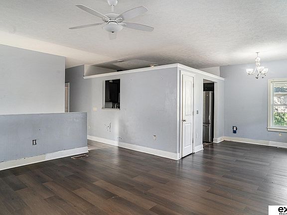 3rd image of 4219 Corby St