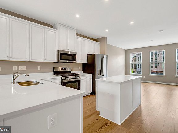 3rd image of 43406 Old Ryan Rd