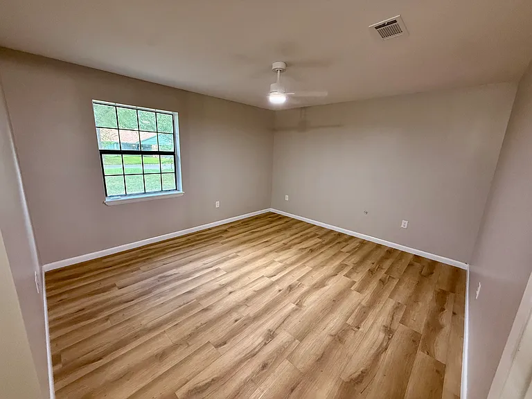 2013 Creekwood Dr — Photo 12