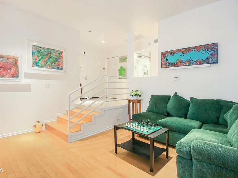 1670 Malcolm Ave #103 — Photo 8