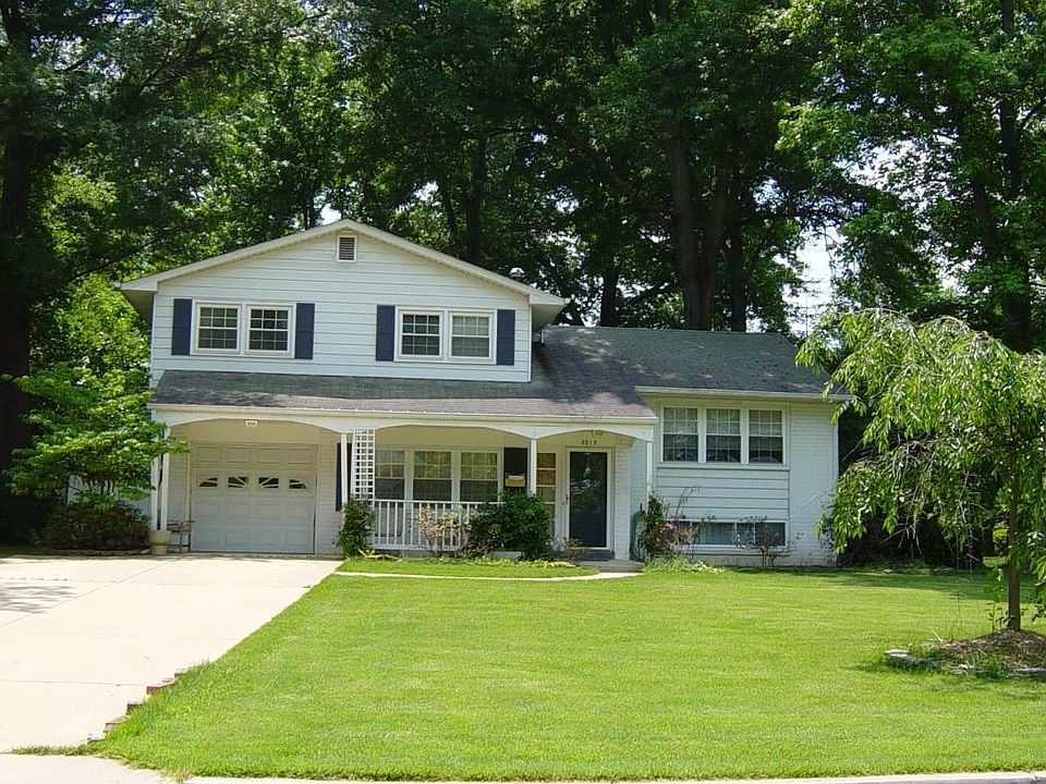 Home on Level Lot in Wondferul Neighborhood off GW Prkwy & Fort Hunt Park