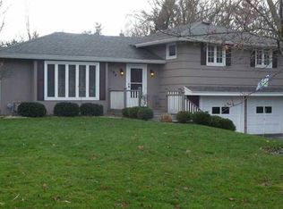 194 Highledge Dr, Penfield, NY