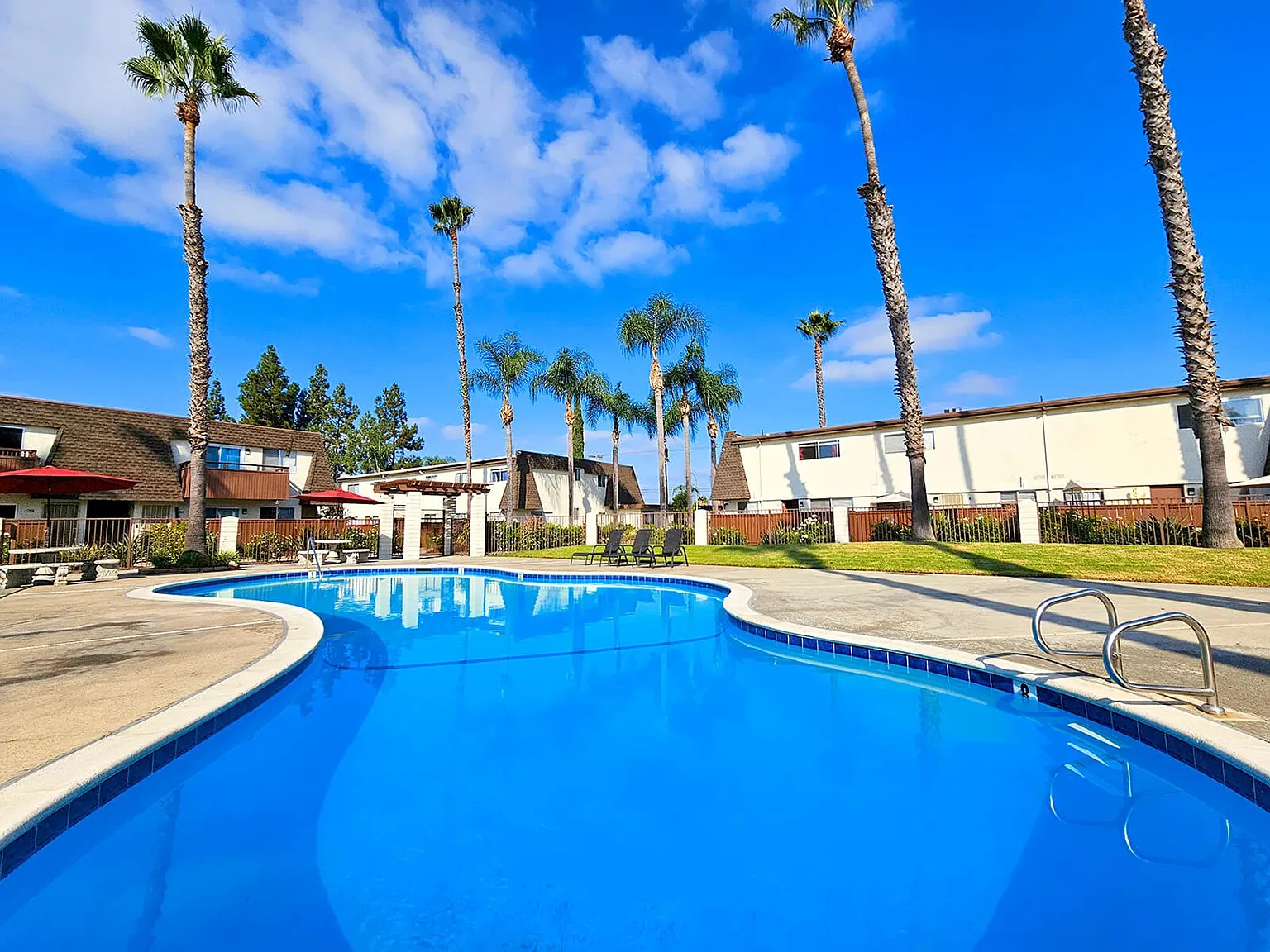 Paseo Del Prado Apartments! — Photo 4