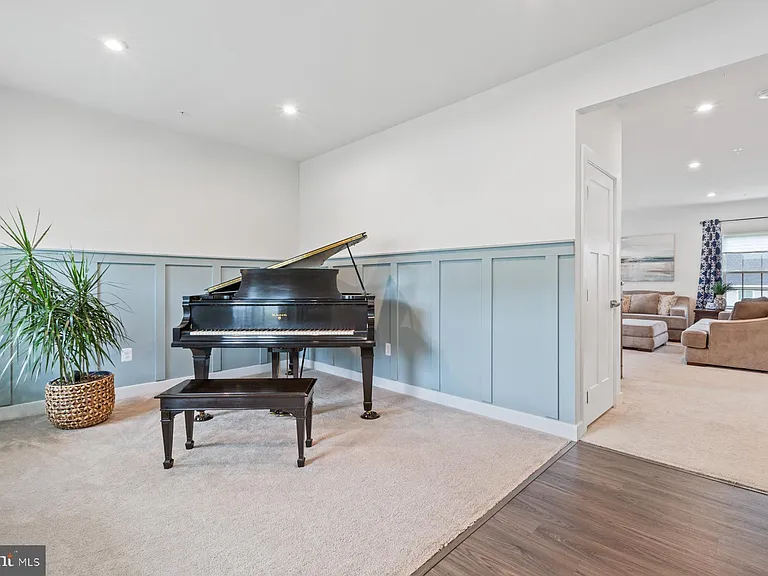 8378 Legacy Cir — Photo 3