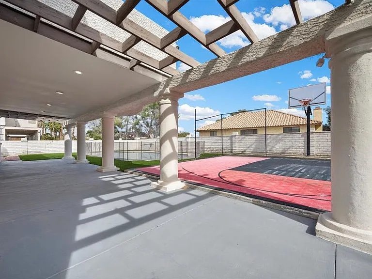 3382 Montessouri St — Photo 40