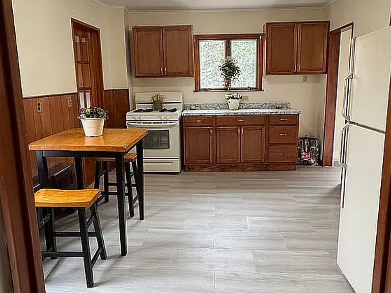 359 Ash St — Photo 3