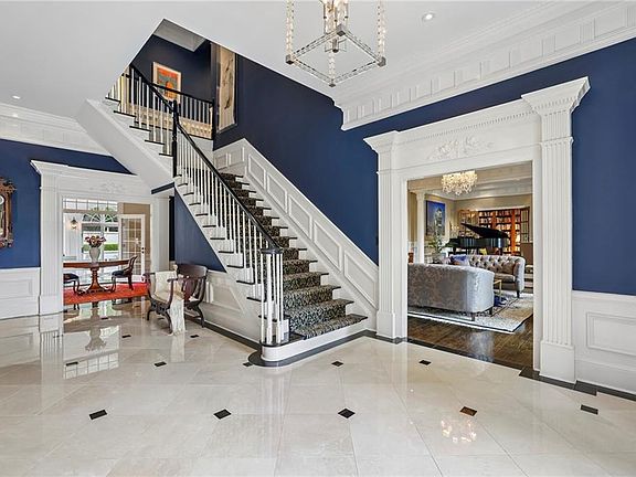 4th image of 105 Wilderbluff Ct